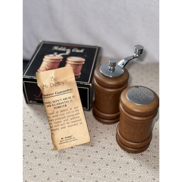 Vintage Mr. Dudley Golden Oak Peppermill Set New Old Stock - Picture 1 of 6